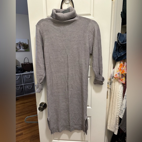 Grey long sleeve knitted dress - Picture 2 of 5